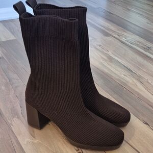 Chic Brown Heeled Boots for Women